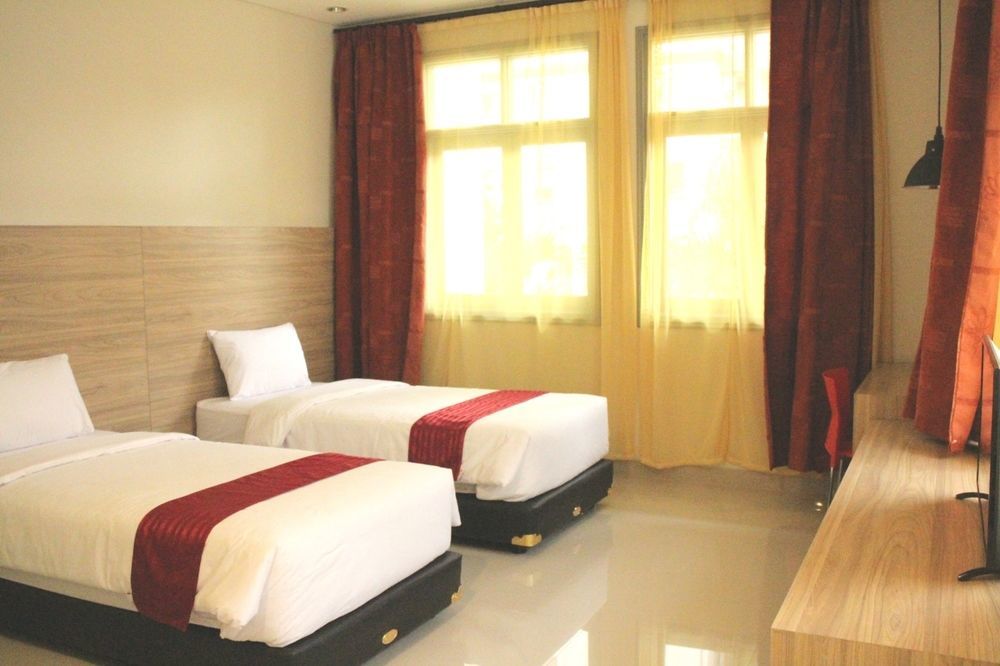 Cherry Homes Express Hotel Бандунг Екстериор снимка